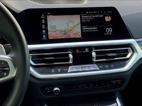 Used 2021 BMW 330e w/ M Sport Package RWD image 6