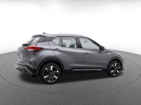 Used 2026 Nissan Kicks SR AWD/4WD image 9