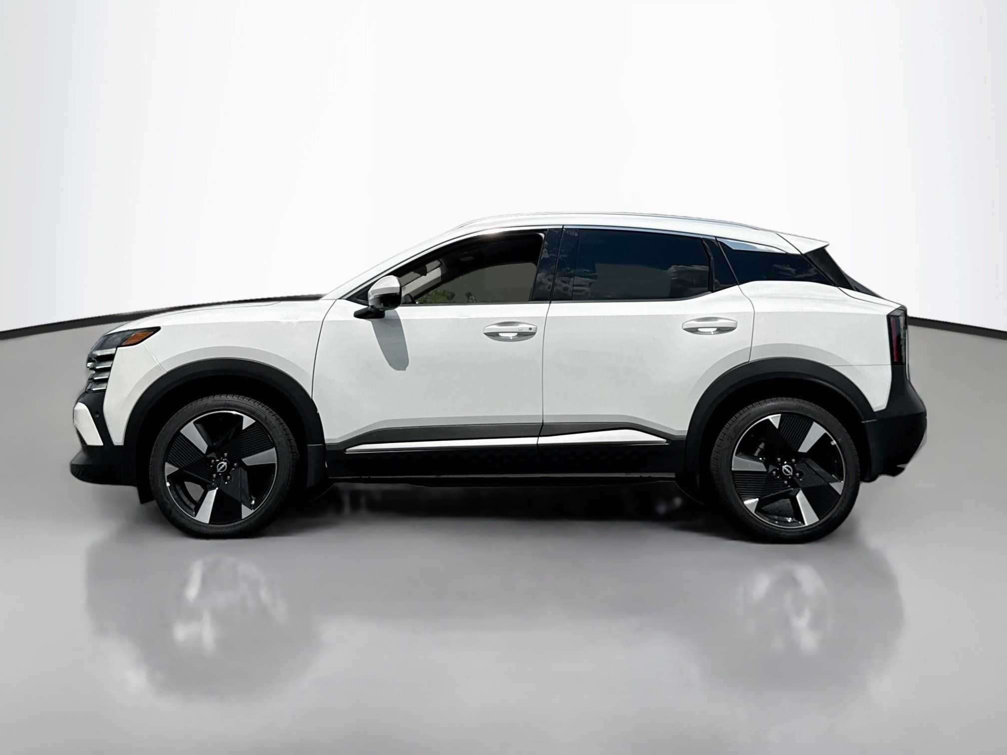 Certified 2025 Nissan Kicks SR AWD/4WD image 4