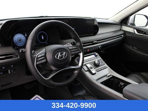 Used 2023 Hyundai Palisade SEL w/ Premium Package image 16