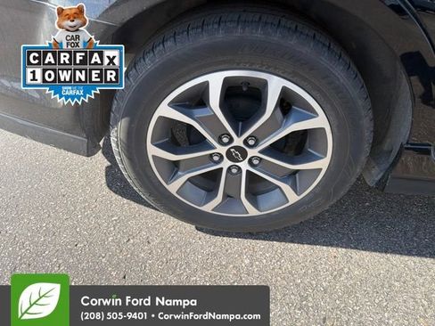 Used 2020 Chevrolet Sonic LT w/ Convenience Package FWD image 11