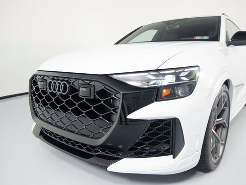 Used 2026 Audi RS Q8 performance AWD/4WD image 36