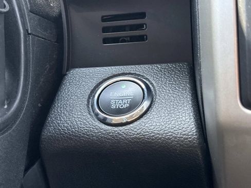 Used 2020 Ford F150 Lariat image 27