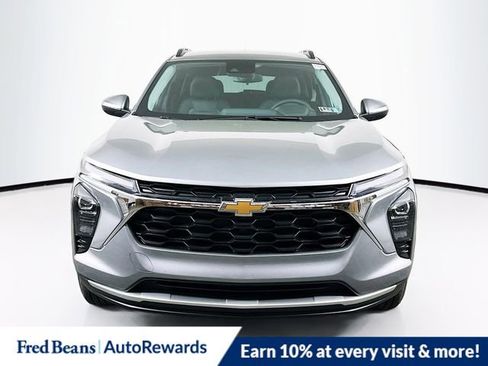 New 2026 Chevrolet Trax LT w/ LT Convenience Package FWD image 2