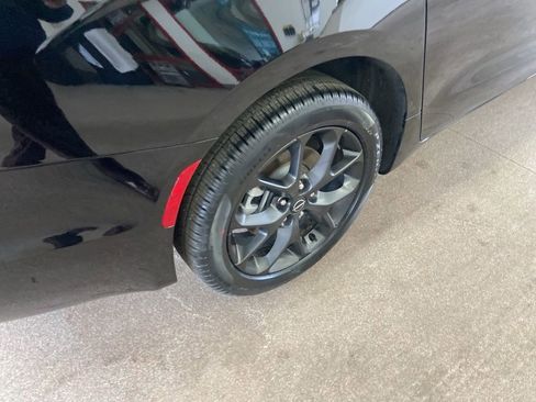 New 2026 Chrysler Pacifica Select image 15