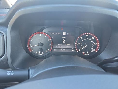 Used 2024 Nissan Titan PRO-4X w/ Pro-4x Convenience Package image 16