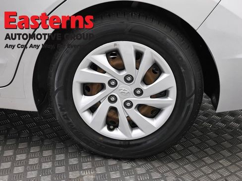 Used 2019 Hyundai Elantra SE w/ Cargo Package FWD image 33