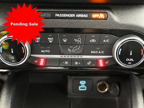 Used 2022 Ford Escape Titanium image 30