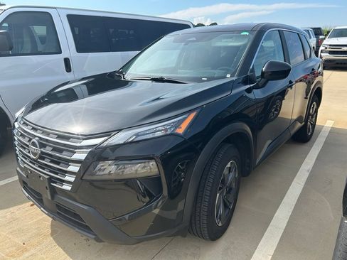 Used 2025 Nissan Rogue SV FWD image 14