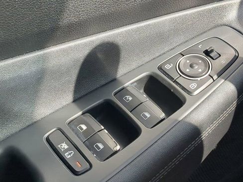Used 2019 Hyundai Santa Fe SE FWD image 18