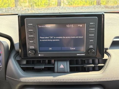 Used 2020 Toyota RAV4 LE w/ All Weather Liner Package AWD/4WD image 28