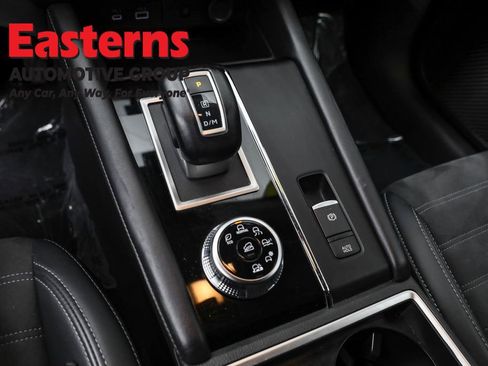 Used 2024 Mitsubishi Outlander SE image 13