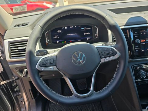 Used 2023 Volkswagen Atlas SEL AWD/4WD image 15