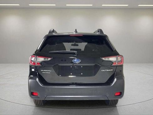 Used 2023 Subaru Outback Premium image 4