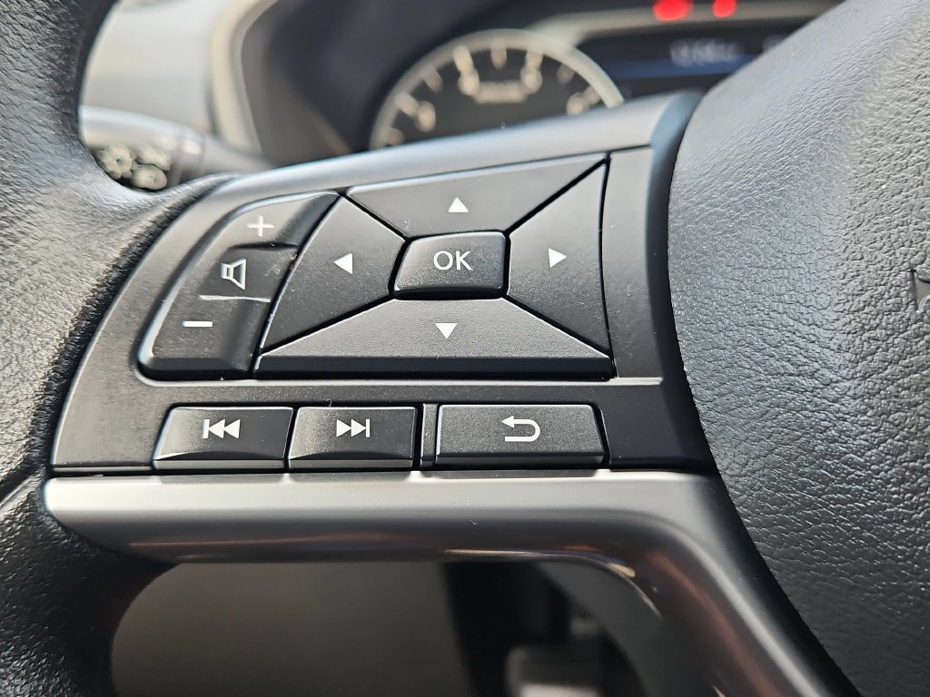 Used 2025 Nissan Altima 2.5 SV FWD image 21