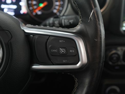 Used 2022 Jeep Wrangler Unlimited Sahara w/ Dual Top Group AWD/4WD image 27