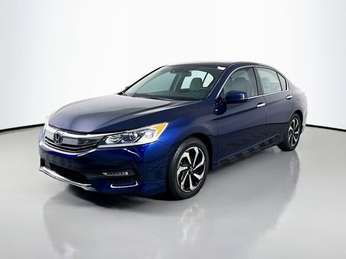 Used 2016 Honda Accord EX image 4