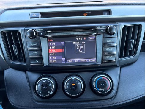 Used 2016 Toyota RAV4 LE image 18