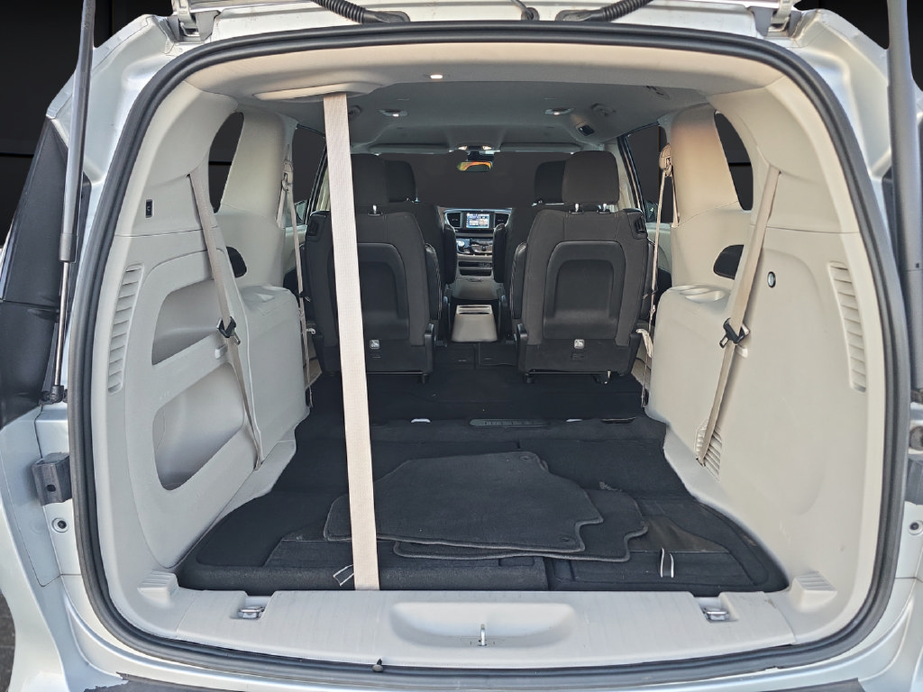 Used 2023 Chrysler Voyager LX FWD image 26