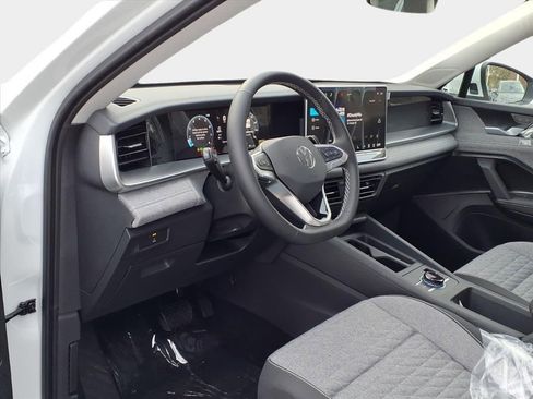 New 2026 Volkswagen Tiguan S image 8