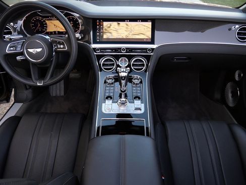 Used 2022 Bentley Continental GT image 4