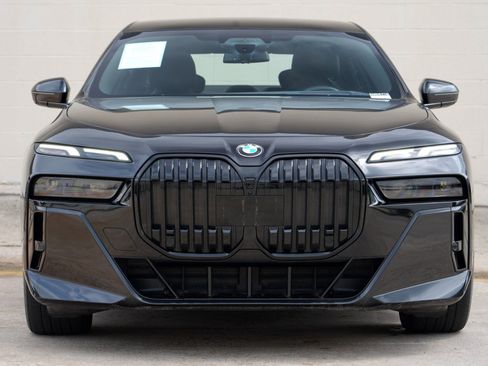 Used 2023 BMW 740i RWD image 7