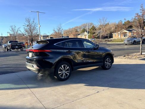 Used 2023 Toyota Venza LE image 18