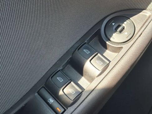 Used 2014 Ford Focus SE FWD image 30