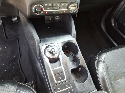 Used 2020 Ford Escape Titanium image 22