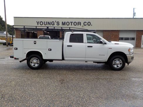 Used 2022 RAM 2500 Tradesman w/ Chrome Appearance Group AWD/4WD image 7