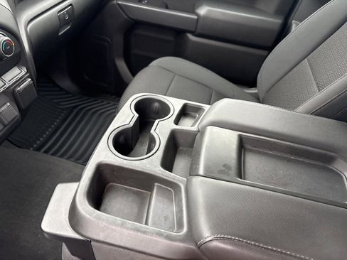 Used 2020 Chevrolet Silverado 1500 Custom w/ Custom Value Package image 16