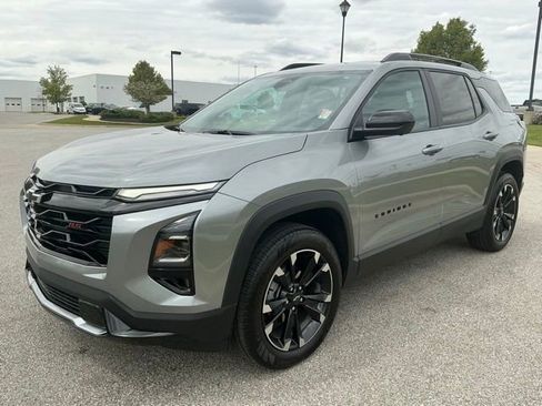 Used 2025 Chevrolet Equinox RS w/ Safety and Technology Package AWD/4WD image 3