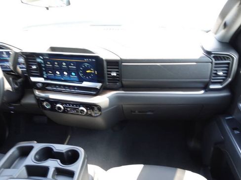 Used 2023 Chevrolet Silverado 1500 LT AWD/4WD image 38