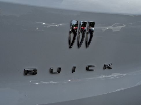 Used 2025 Buick Encore GX Sport Touring w/ Advanced Technology Package AWD/4WD image 29