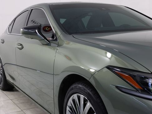 Used 2024 Lexus ES 300h Ultra Luxury w/ Accessory Package (Z2) FWD image 38