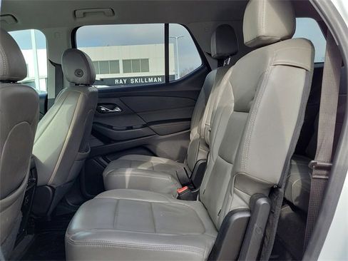 Used 2020 Chevrolet Traverse LT image 13
