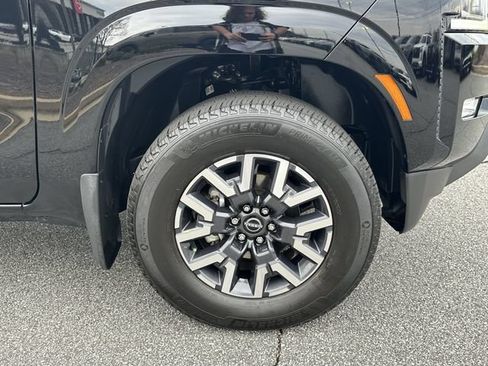 Certified 2024 Nissan Frontier SL w/ Technology Package AWD/4WD image 14