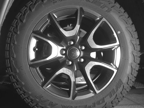 Used 2025 Jeep Compass Trailhawk AWD/4WD image 14