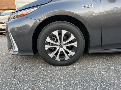Used 2020 Toyota Prius Prime XLE image 32