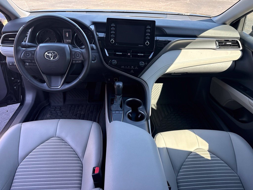 Used 2022 Toyota Camry SE w/ Convenience Package FWD image 15