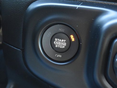 Used 2022 Jeep Wrangler Unlimited Sahara image 20