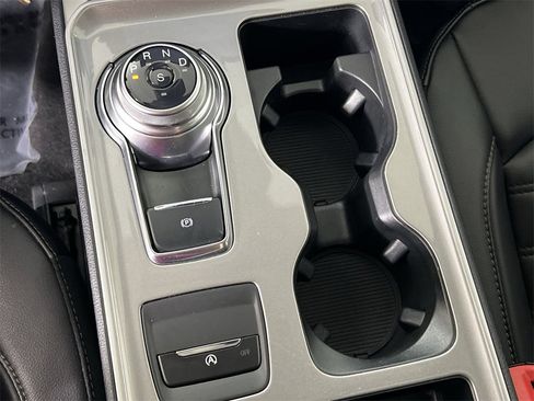 Used 2024 Ford Edge SEL image 21