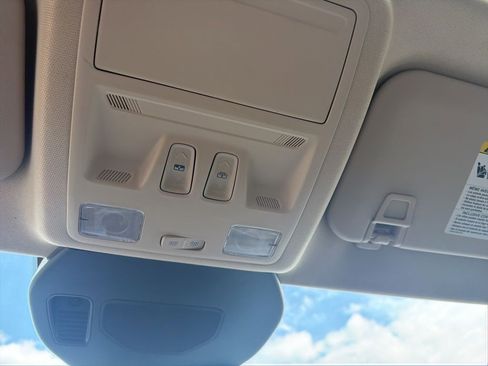 Used 2020 Ford Escape Titanium image 11