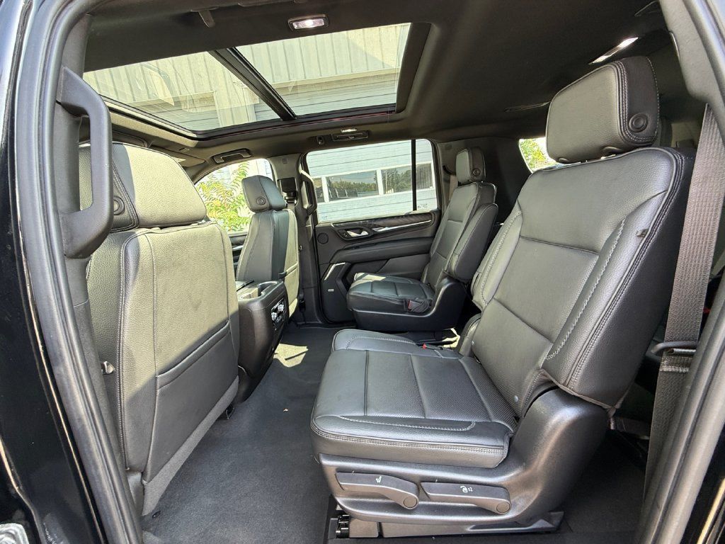 Used 2022 GMC Yukon XL Denali AWD/4WD image 25