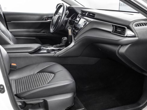 Used 2020 Toyota Camry SE AWD/4WD image 40