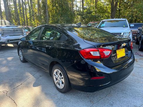 Used 2019 Chevrolet Cruze LS FWD image 5