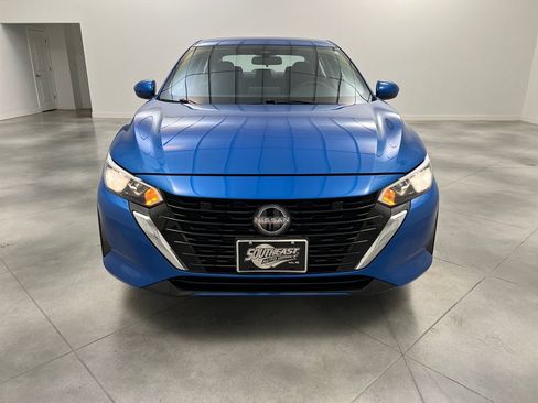 Used 2025 Nissan Sentra SV FWD image 3