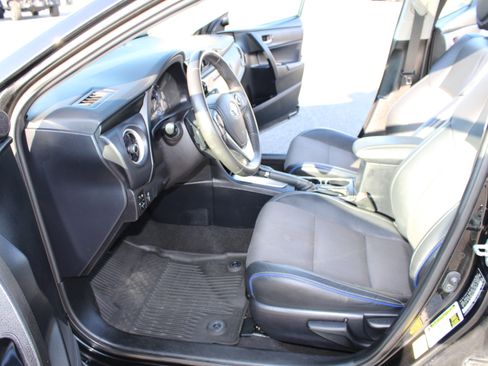 Used 2018 Toyota Corolla SE w/ SE Premium Package FWD image 21