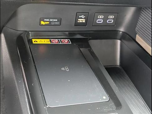 Used 2025 Toyota Camry SE FWD image 15