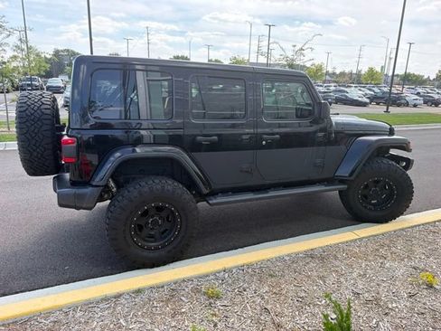 Used 2019 Jeep Wrangler Unlimited Sahara w/ Quick Order Package 24M Moab AWD/4WD image 13